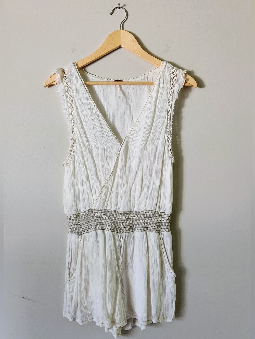 Free People White Romper Sz XS - Picture 2 of 5
